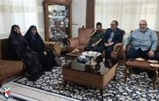 دیدار مدیر بنیاد شهید مازندران با خانواده شهید حسینی
