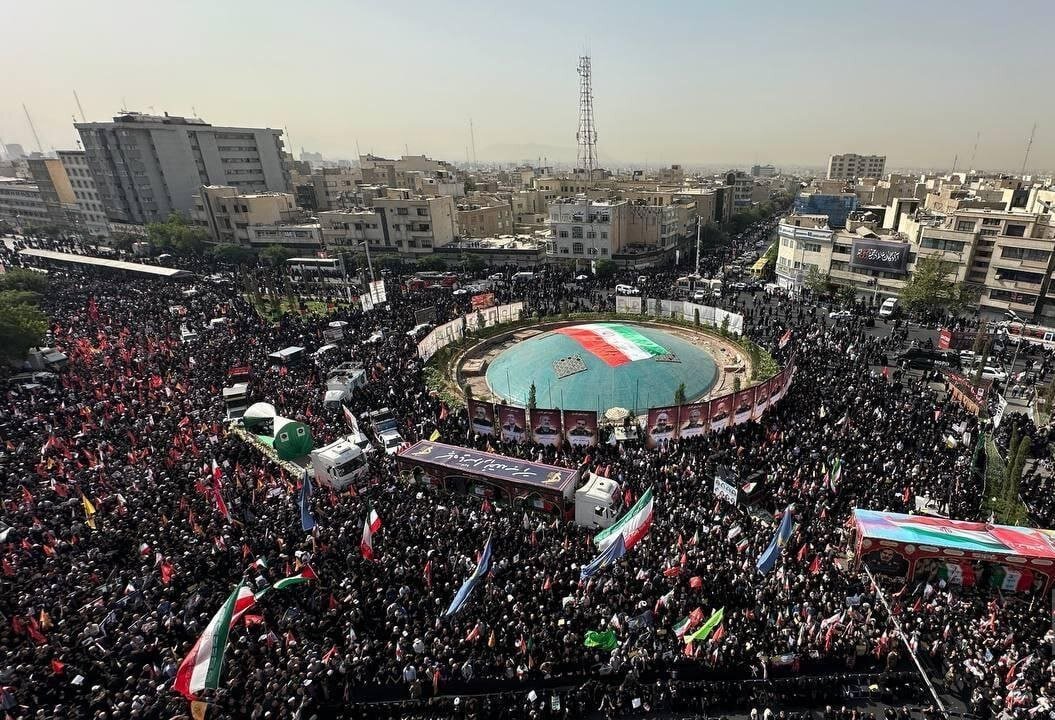 تشییع پرشور شهدا در تهران + فیلم و عکس