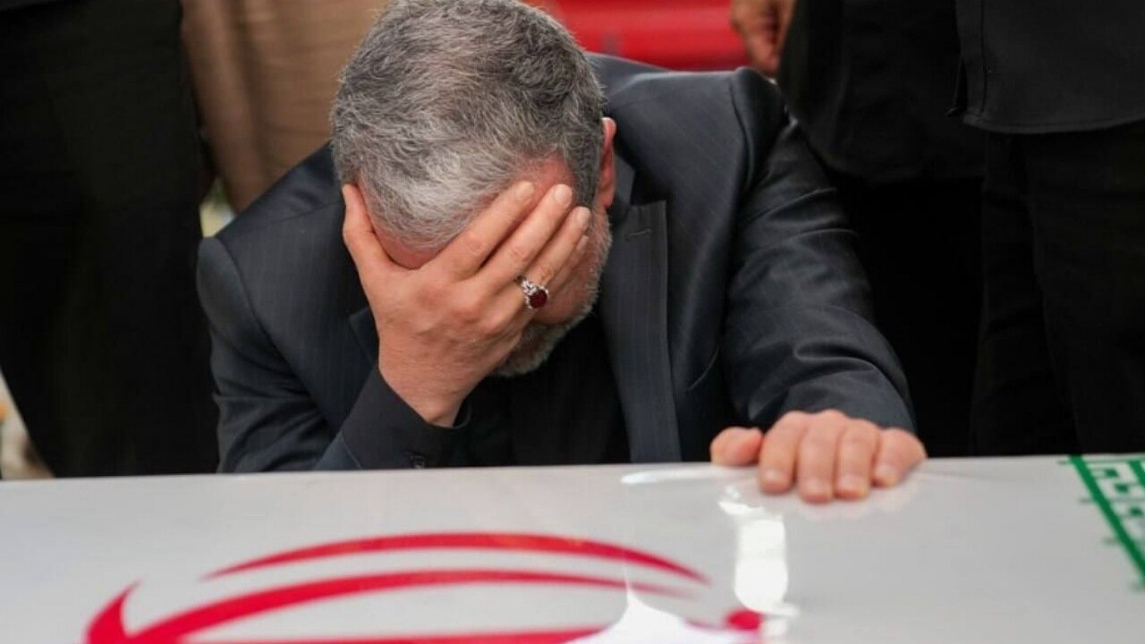 عراقچی: ایرانیان، خون دادند، خاک ندادند
