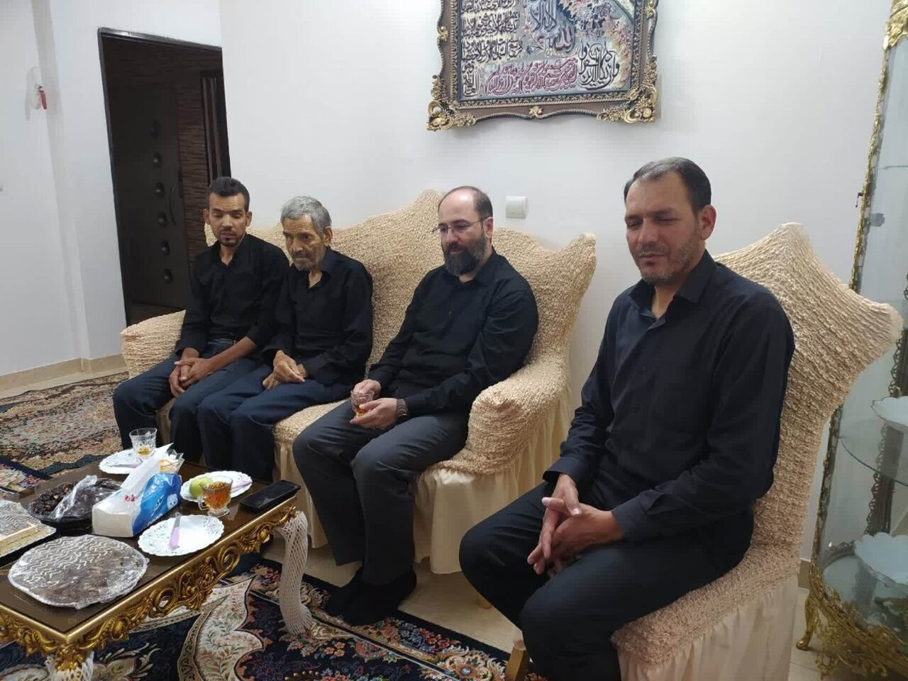 دیدار معاون بهداشت و درمان بنیاد با خانواده شهیدان ذاکریان و رمضانی