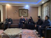 دیدار اوحدی با خانواده شهدای جنگ ۱۲ روزه/ زندگی شهدا کتاب می‌شود