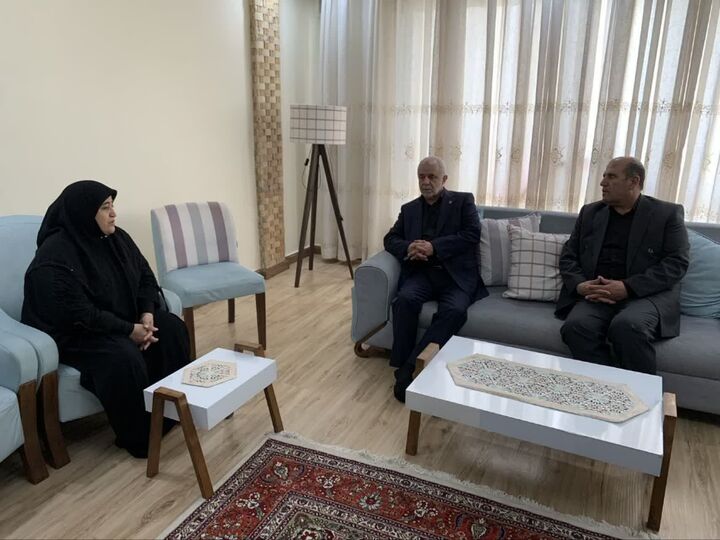 مسئولان در مقام آزمایش الهی برای خدمت به خانواده شهدا مسئولان در مقام آزمایش الهی برای خدمت به خانواده شهدا