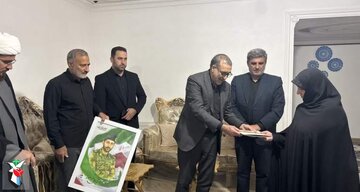 دیدار معاون بنیاد شهید با خانواده شهدای جنگ ۱۲ روزه در استان همدان