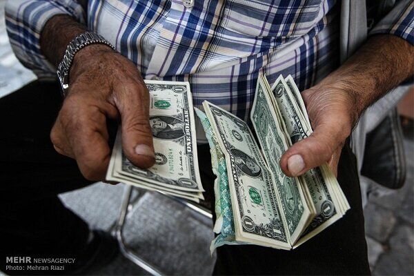 آخرین قیمت‌ دلار در بازار ارز تجاری