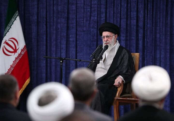 امام خامنهای: یقه جنایتکار نباید رها شود امام خامنهای: یقه جنایتکار نباید رها شود