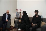 ابلاغ سلام رهبر انقلاب و رئیس‌جمهور به خانواده شهید اصل‌پسندیان