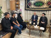 دیدار رییس بنیاد شهید با خانواده شهیدان عسگری