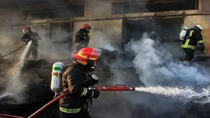 آتش‌سوزی در بازار دو دلفین درگهان مهار شد
