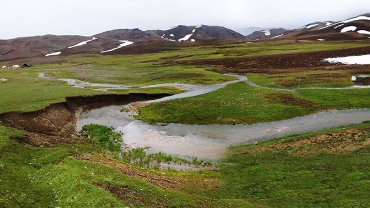 نگرانی از حضور گردشگران در تخت سرتشتک کرمان