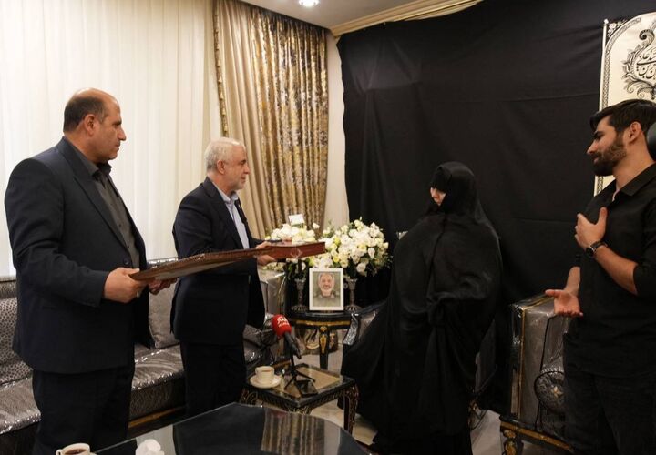 دیدار مقام معظم رهبری با خانواده شهدا نشان دهنده اوج محبت ایشان به آنان است/تهیه و تدوین دایره المعارف شهدا با همکاری مرکز اسناد انقلاب اسلامی دیدار مقام معظم رهبری با خانواده شهدا نشان دهنده اوج محبت ایشان به آنان است/تهیه و تدوین دایره المعارف شهدا با همکاری مرکز اسناد انقلاب اسلامی