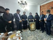 شهدا زنده‌اند و در نزد خداوند روزی می‌خورند