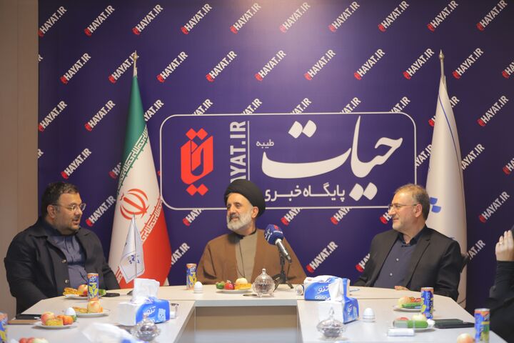 بازدید نماینده ولی فقیه و معاون بنیاد شهید از پایگاه خبری حیات بازدید نماینده ولی فقیه و معاون بنیاد شهید از پایگاه خبری حیات