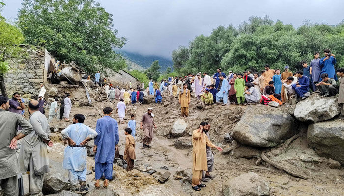 تلفات سیل پاکستان از ۳۰۰ نفر عبور کرد تلفات سیل پاکستان از ۳۰۰ نفر عبور کرد