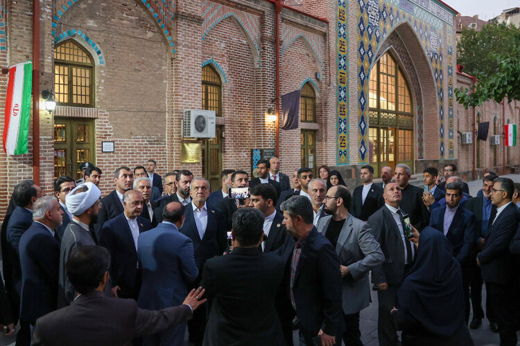 سفر پزشکیان به ارمنستان پس از توافق زنگزور/ توافق برای مبادلات ۳ میلیارد دلاری