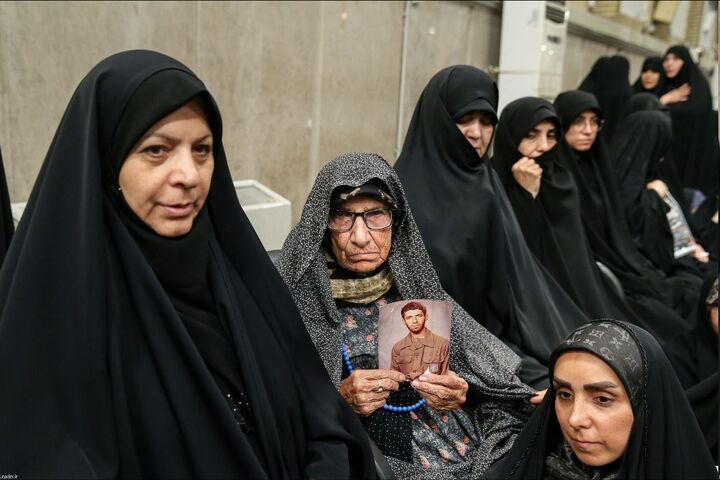 خردهروایتهایی از دیدار روز گذشته مردم با رهبر انقلاب خردهروایتهایی از دیدار روز گذشته مردم با رهبر انقلاب