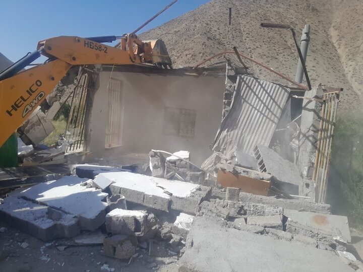 ۳ مورد ساخت و ساز غیر مجاز در آرادان قلع و قمع شد