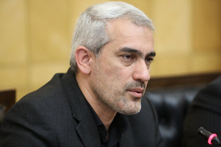 وزیر اقتصاد وارد خوزستان شد وزیر اقتصاد وارد خوزستان شد