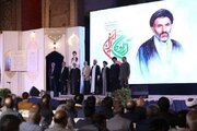 راه مقابله با هجمه فرهنگی دشمن، بزرگداشت شهدا است