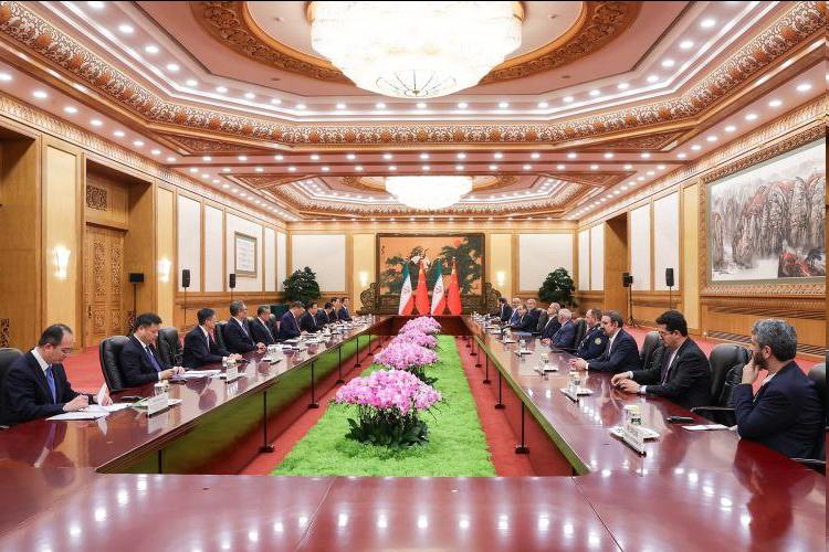 از اجلاس شانگهای تا رژه نظامی پکن/ اتحاد شرق در مقابل فشارهای غرب