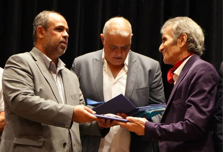 تجلیل از چهرههای ماندگار سینما و تلویزیون با همراهی بیمه دی تجلیل از چهرههای ماندگار سینما و تلویزیون با همراهی بیمه دی