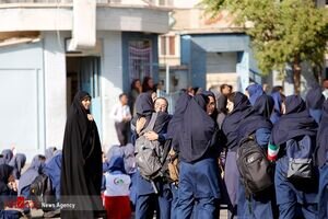 ۱۰ ویژگی کیف و کفش مناسب دانش‌آموزان