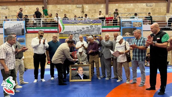 مراسم بزرگداشت پهلوان حاج علی اکبر مطلبی برگزار شد مراسم بزرگداشت پهلوان حاج علی اکبر مطلبی برگزار شد