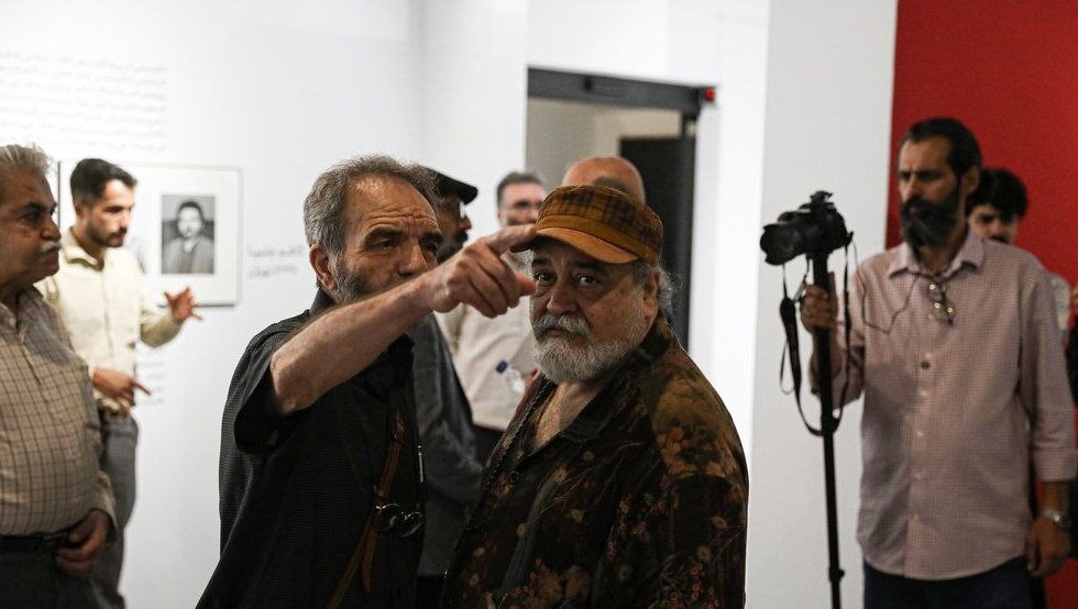 نمایشگاه «سبز و سپید و سرخ»؛ بازخوانی هویت ایران در سه رنگ