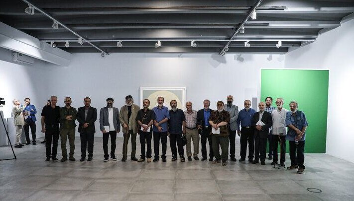 نمایشگاه «سبز و سپید و سرخ»؛ بازخوانی هویت ایران در سه رنگ