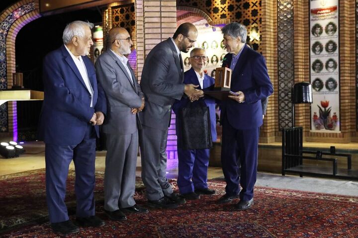 همایش تجلیل از خانواده‌های شهدای زندانی سیاسی پیش از انقلاب
