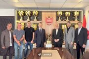 حضور سفیر اسپانیا در باشگاه پرسپولیس+ عکس
