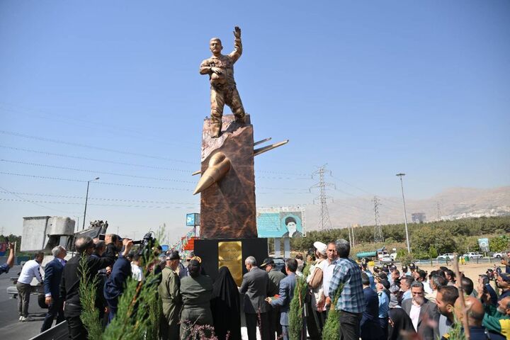 نصب تندیس شهید بابایی در ورودی تهران، پاسداشت قهرمانان همیشه زنده نصب تندیس شهید بابایی در ورودی تهران، پاسداشت قهرمانان همیشه زنده