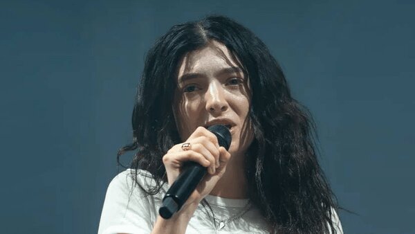 حذف ستاره پاپ از اپل موزیک به دلیل حمایت از فلسطین