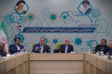 سلیمانی: برای اولین بار رئیس‌جمهور در جمع ۹۰۰ نفر از خانواده‌های شهدا حضور یافت