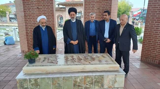 تأکید نماینده ولیفقیه در بنیاد بر تقویت فرهنگ ایثار و توجه به خانوادههای شهدا در گیلان تأکید نماینده ولیفقیه در بنیاد بر تقویت فرهنگ ایثار و توجه به خانوادههای شهدا در گیلان