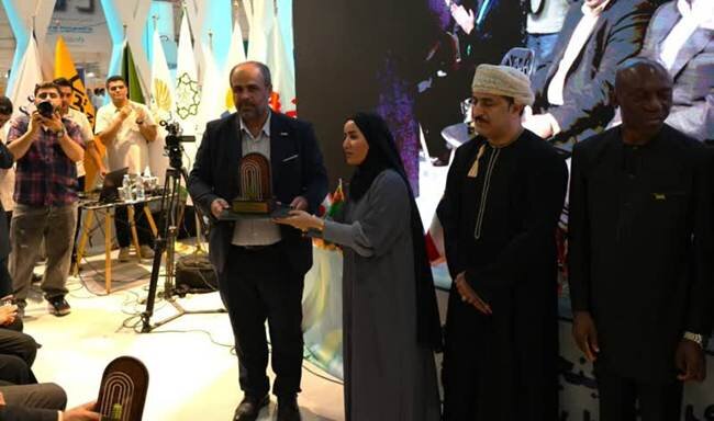 بیمه‌ دی غرفه برتر سومین نمایشگاه بین‌المللی شهر پایدار کیش شد