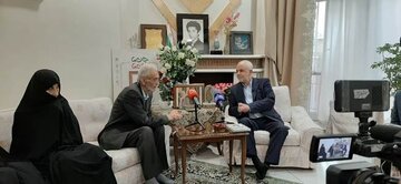 دیدار رئیس بنیاد شهید با خانواده شهیدان حجاری و خرمی