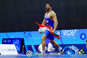 کشتی آزاد مدعی در سنگینوزن، ناکام در سبکوزن کشتی آزاد مدعی در سنگینوزن، ناکام در سبکوزن