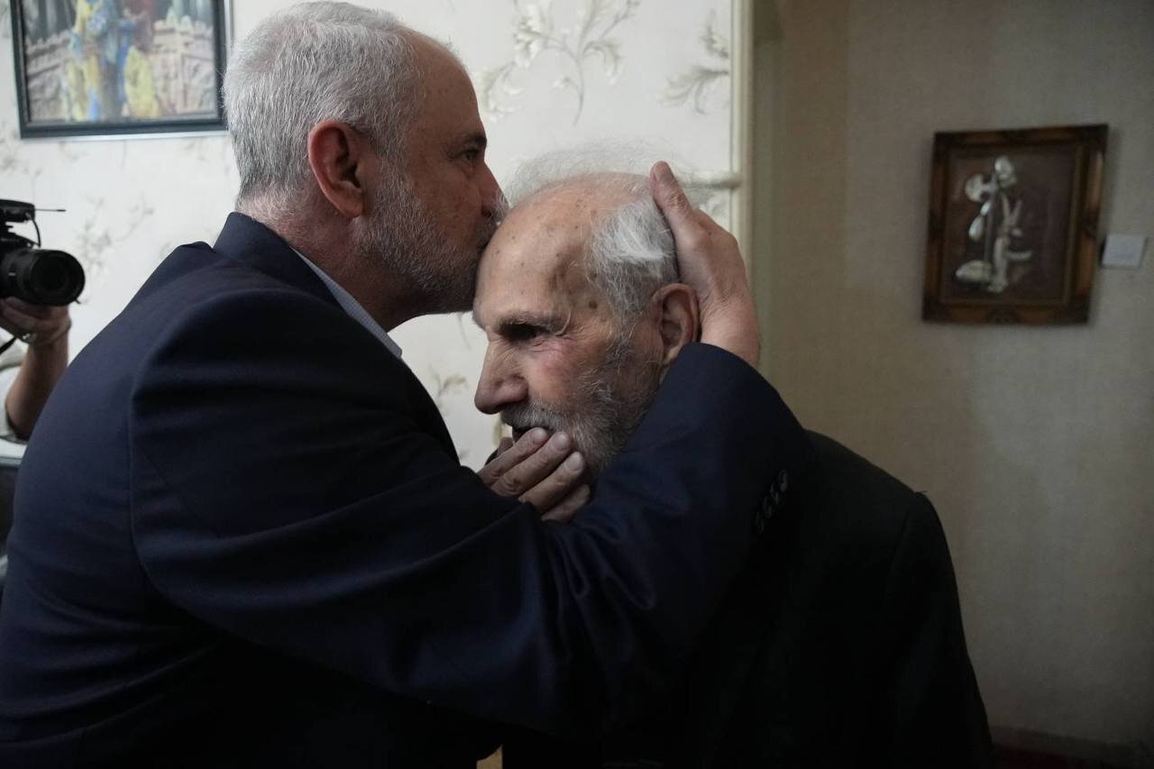 تکریم مقام خانواده‌های شهدا وظیفه اصلی دولت جمهوری اسلامی است