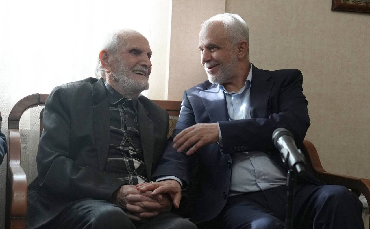 تکریم مقام خانواده‌های شهدا وظیفه اصلی دولت جمهوری اسلامی است