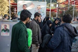 آغاز هفته هوافضای سپاه با عطرافشانی و گلباران مزار شهدا