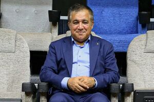 تاجرنیا بدون منع قانونی سرپرست استقلال می‌ماند