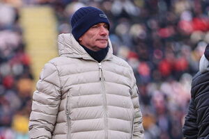 سرمربی سابق سپاهان گزینه اصلی هدایت کامرون