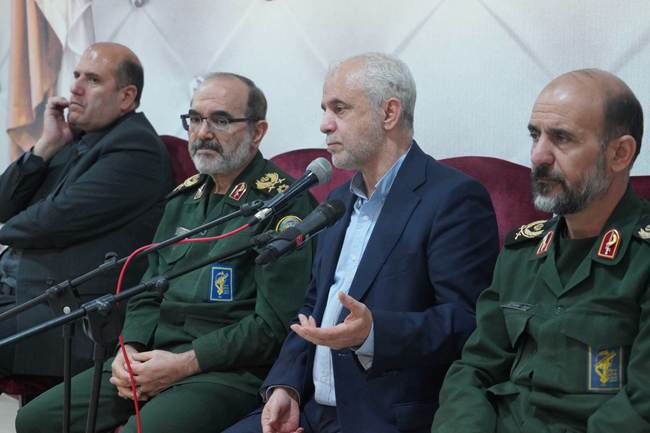 در خدمت‌رسانی به خانواده شهدا هیچ فاصله‌ای بین بنیاد