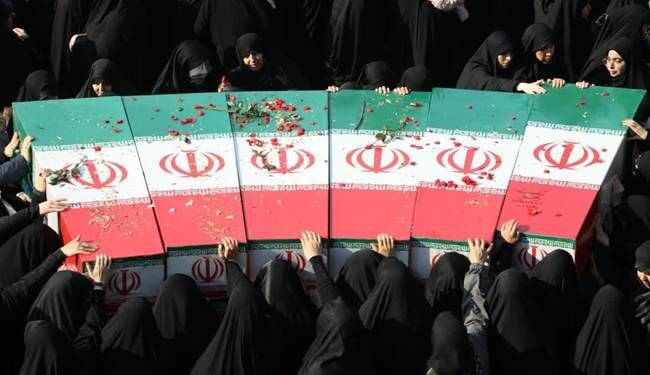 تشییع پیکرهای مطهر 300 شهید دوران دفاع مقدس