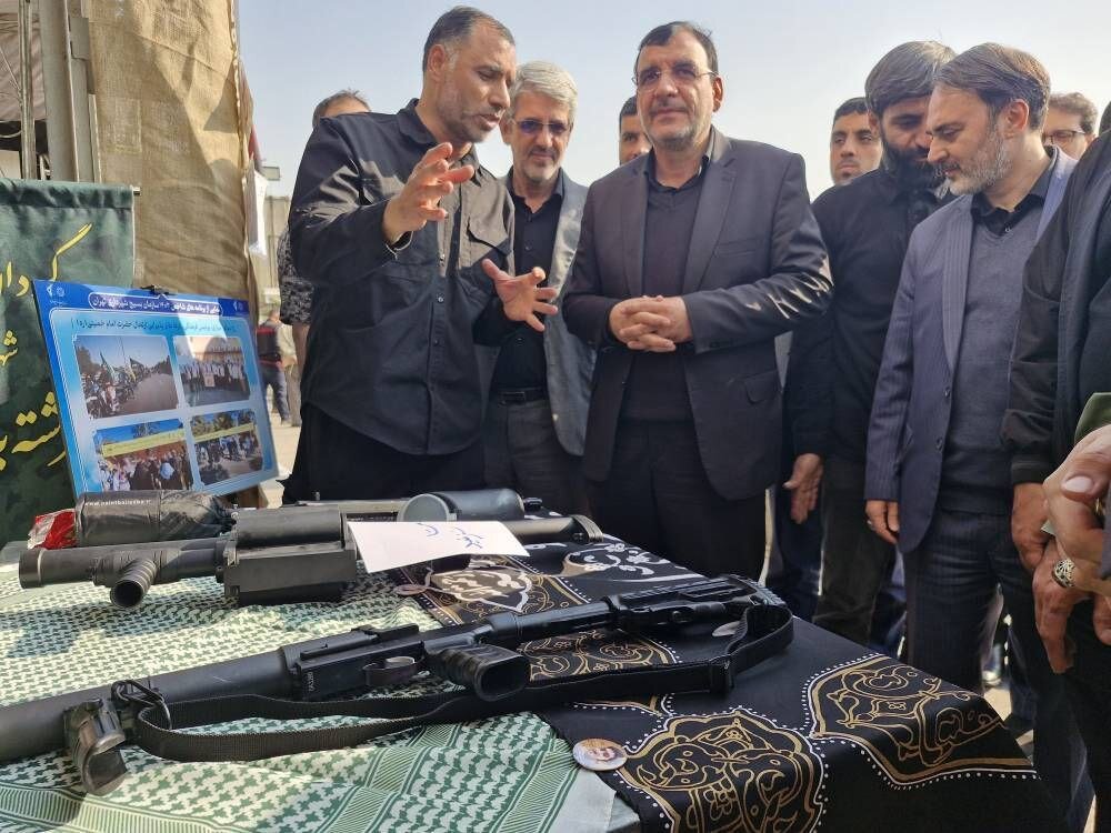 نمایشگاه «جهاد خدمت و اقتدار» بسیج شهرداری تهران افتتاح شد