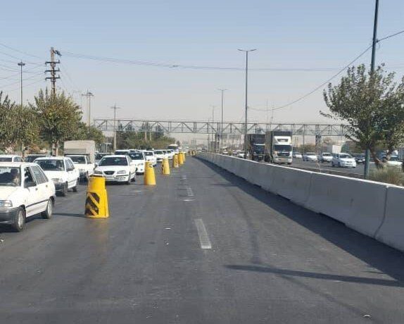 اجرای عملیات ایمن‌سازی و نصب نیوجرسی در محور آزادگان منطقه ۱۹