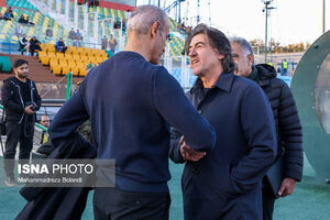 هدیه گل‌محمدی به استقلال برای دربی ۱۰۶