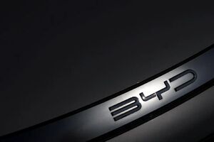 بزرگترین تولیدکننده خودروهای برقی جهان پس رفت