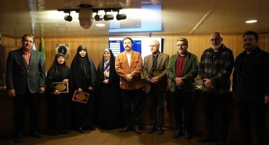 دومین نشست علمی پژوهشی جشنواره ایثار با موضوع «زنان و ایثار» برگزار شد