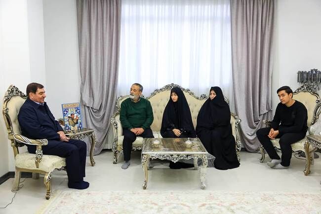 مادران و همسران شهدا رنج خود را با رفتاری مسئولانه به ایستادگی تبدیل کردند/ خانواده‌های شهدا سرمایه‌های اجتماعی نظام هستند